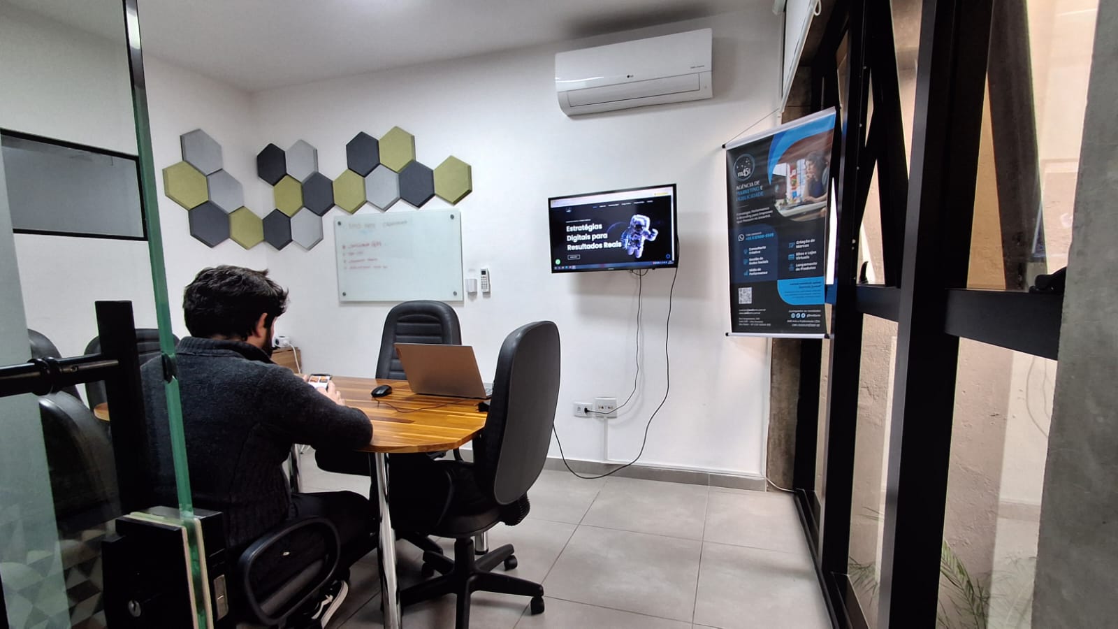 m45 arte agencia de marketing digital publicidade propaganda anuncio campanha online ads meta google identidade visual logtipo apresentacao lancamento de produto